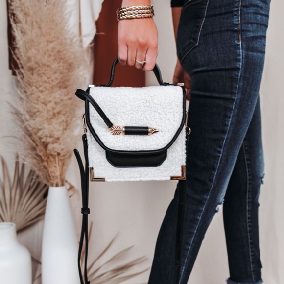 Vici Handbags - Vici sherpa crossbody bag
